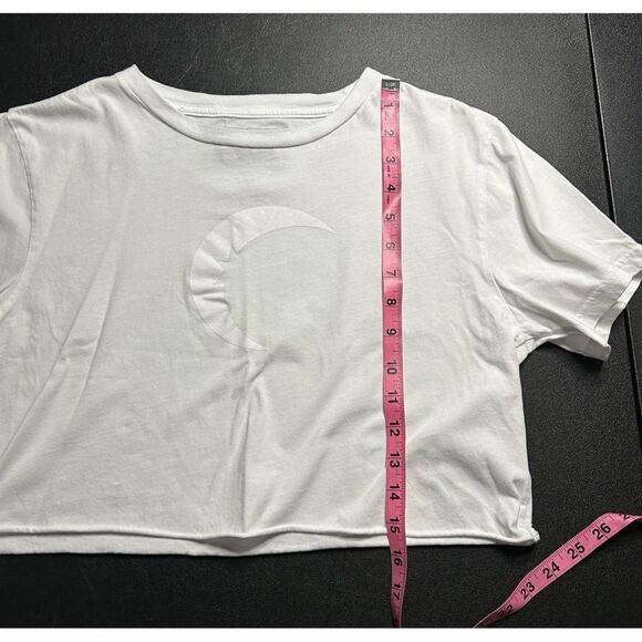 Zyia Active White Moon Graphic Short Sleeve Crop Tee - Picture 5 of 9